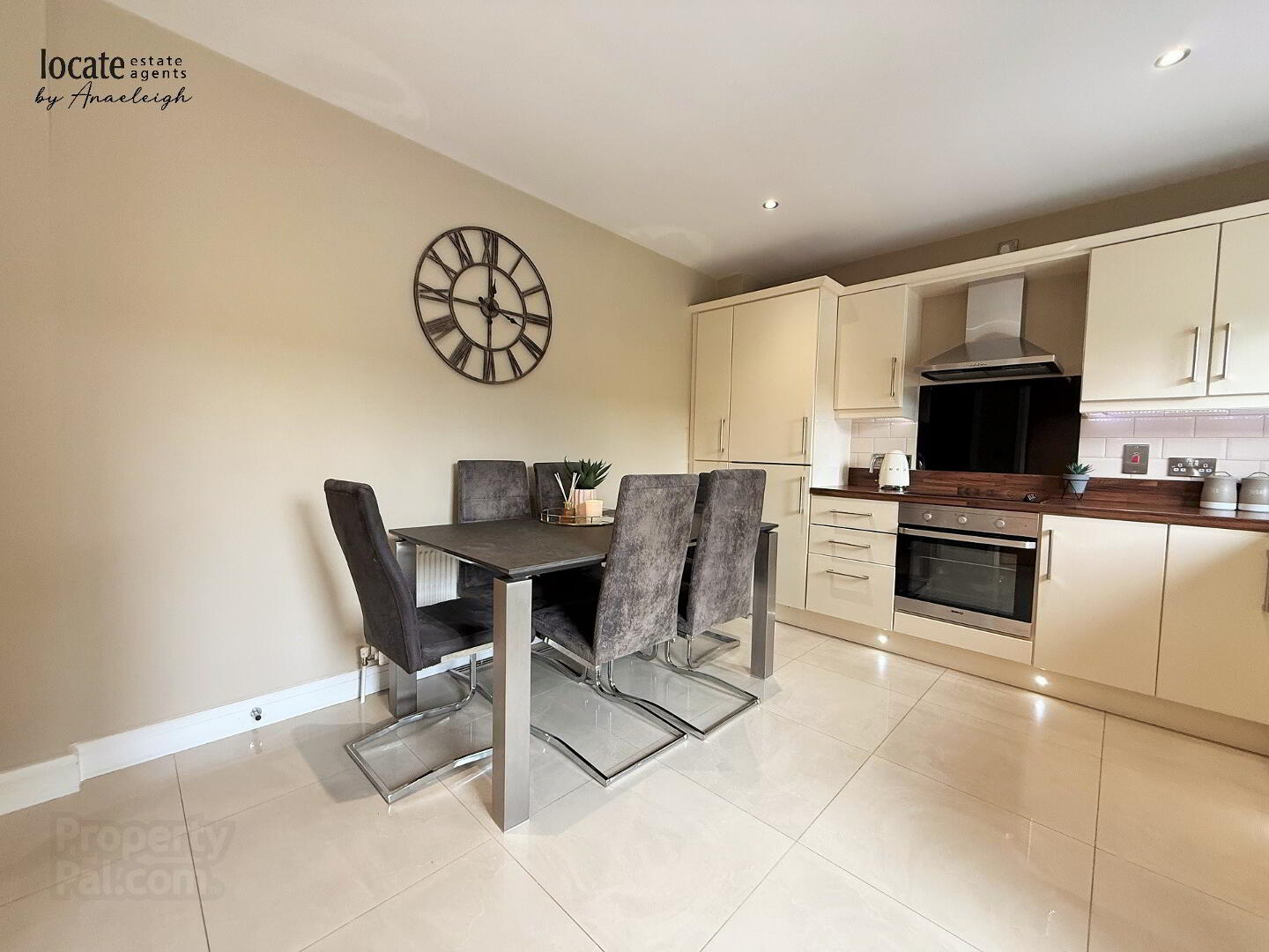 2 Woodland Close 12 of 30