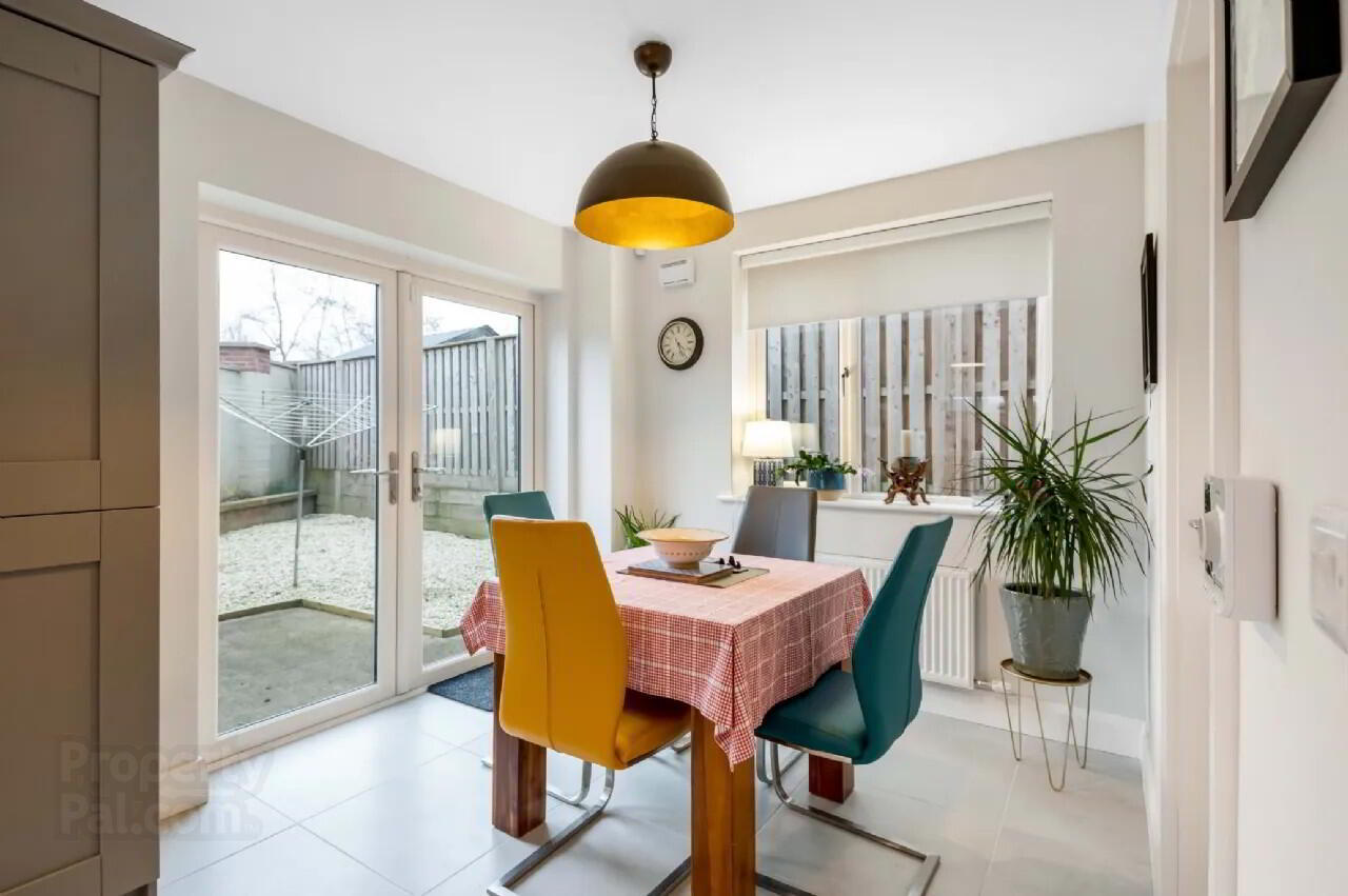 12 Dun Rioga Crescent 8 of 24