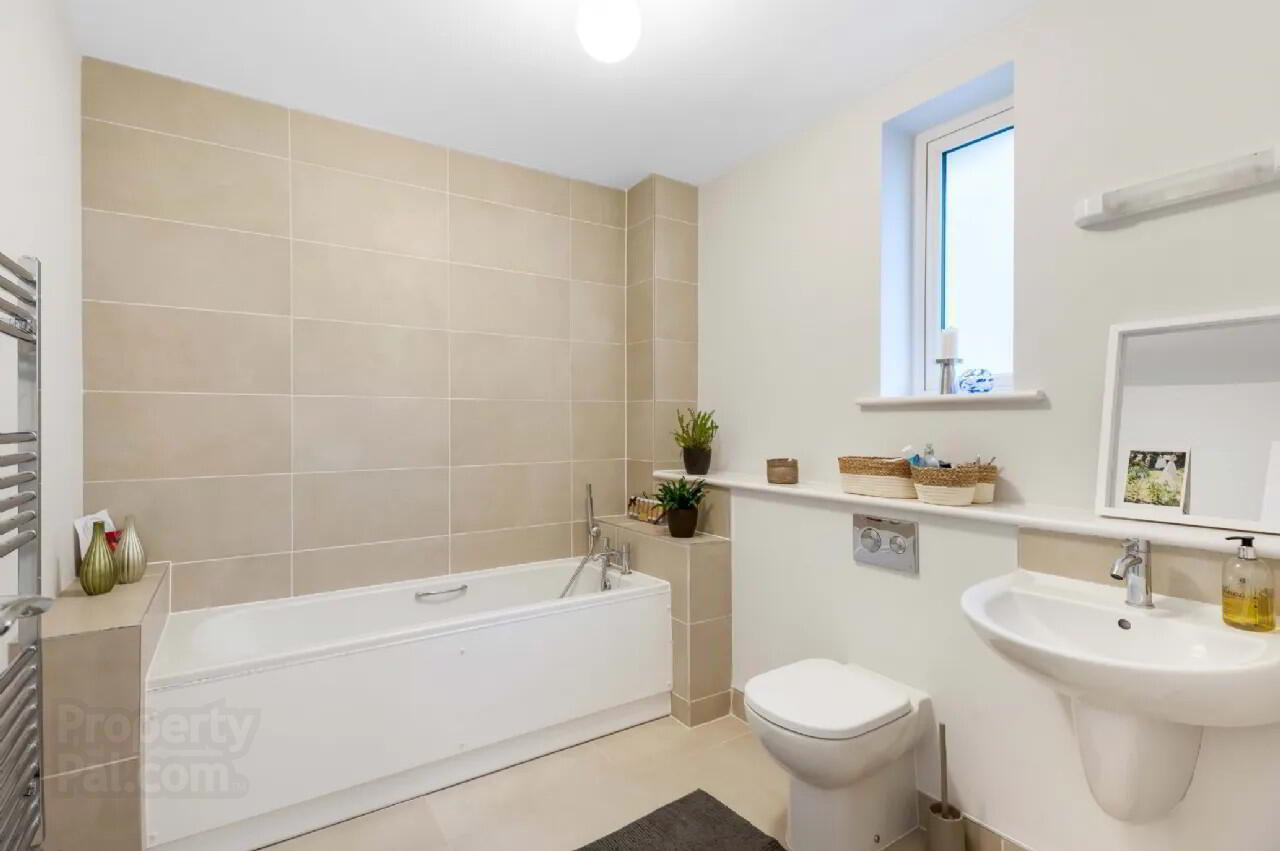 12 Dun Rioga Crescent 15 of 24