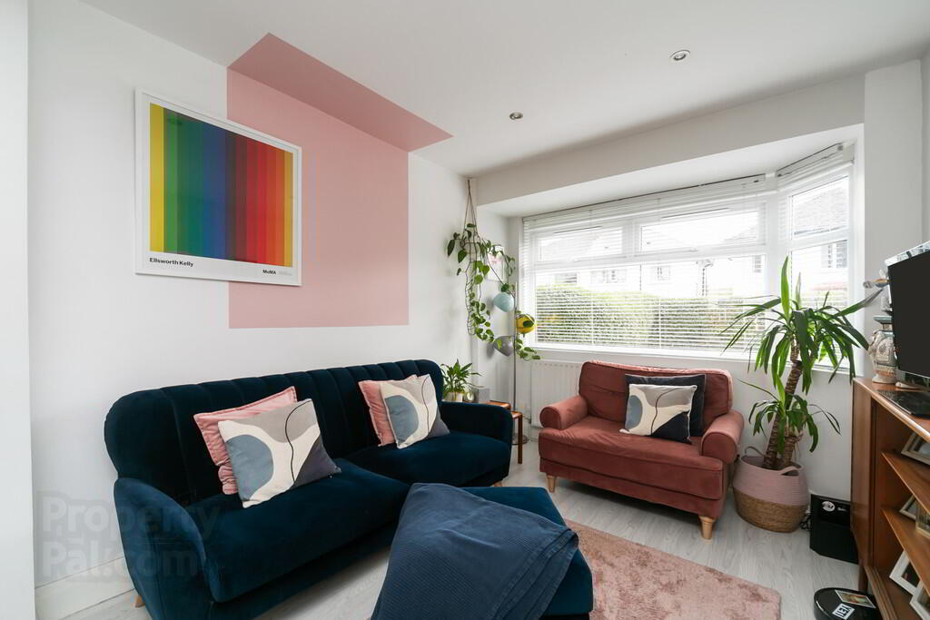 15 Ravenhill Crescent 4 of 22