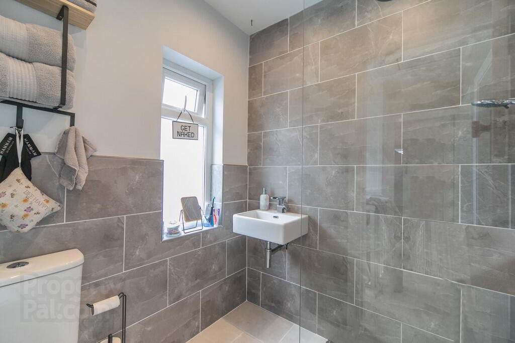 15 Ravenhill Crescent 20 of 22