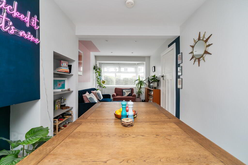 15 Ravenhill Crescent 8 of 22