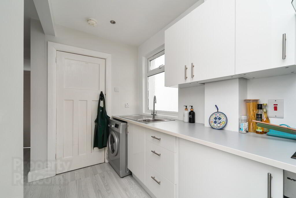 15 Ravenhill Crescent 12 of 22