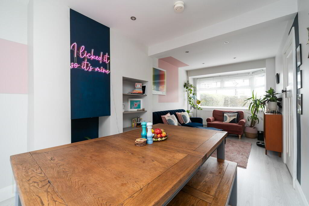 15 Ravenhill Crescent 9 of 22