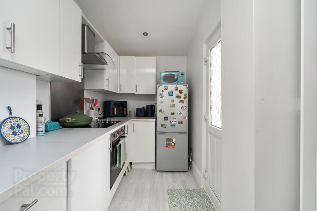 15 Ravenhill Crescent 11 of 22