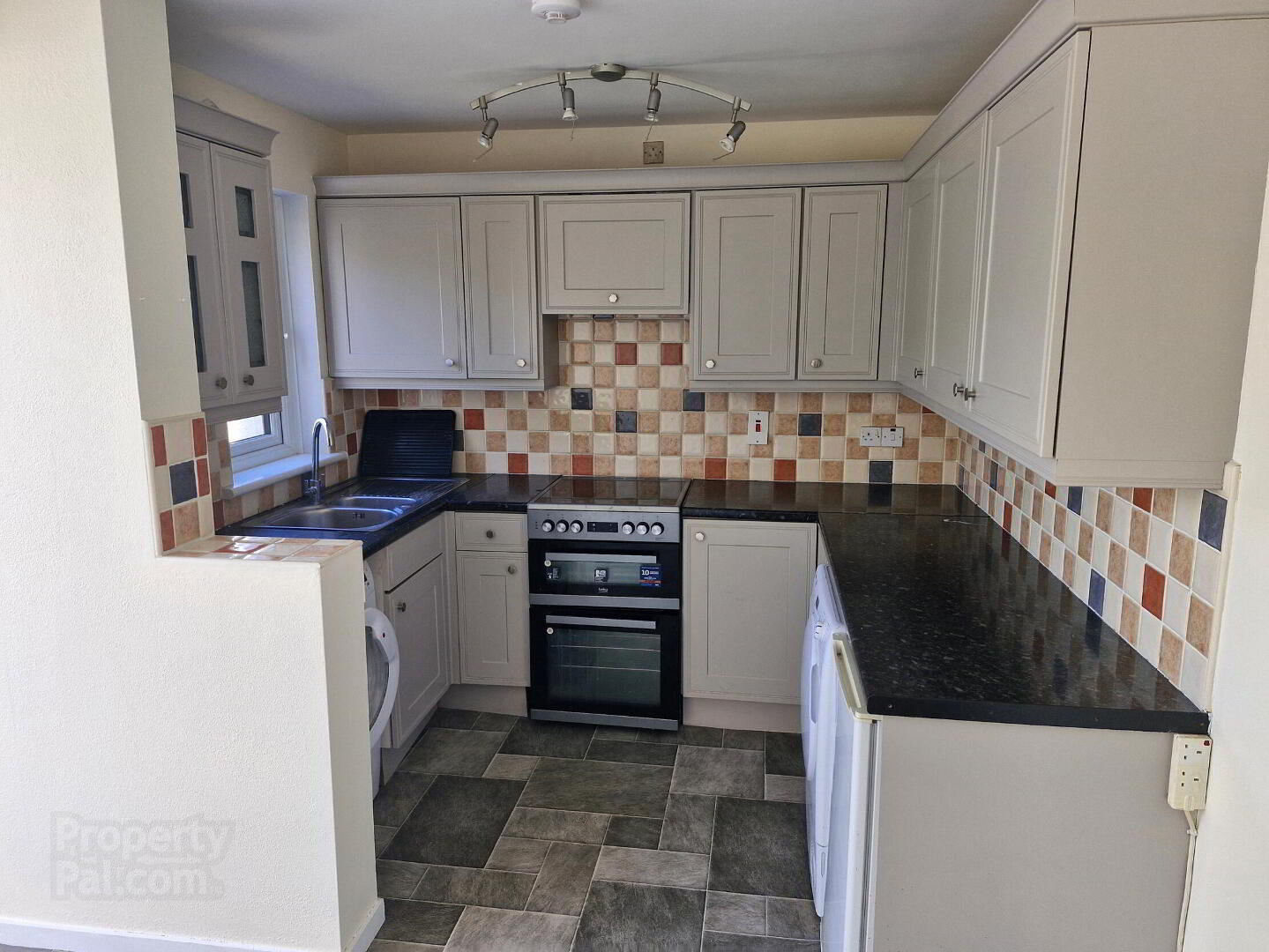 29 Somerset Court 3 of 9
