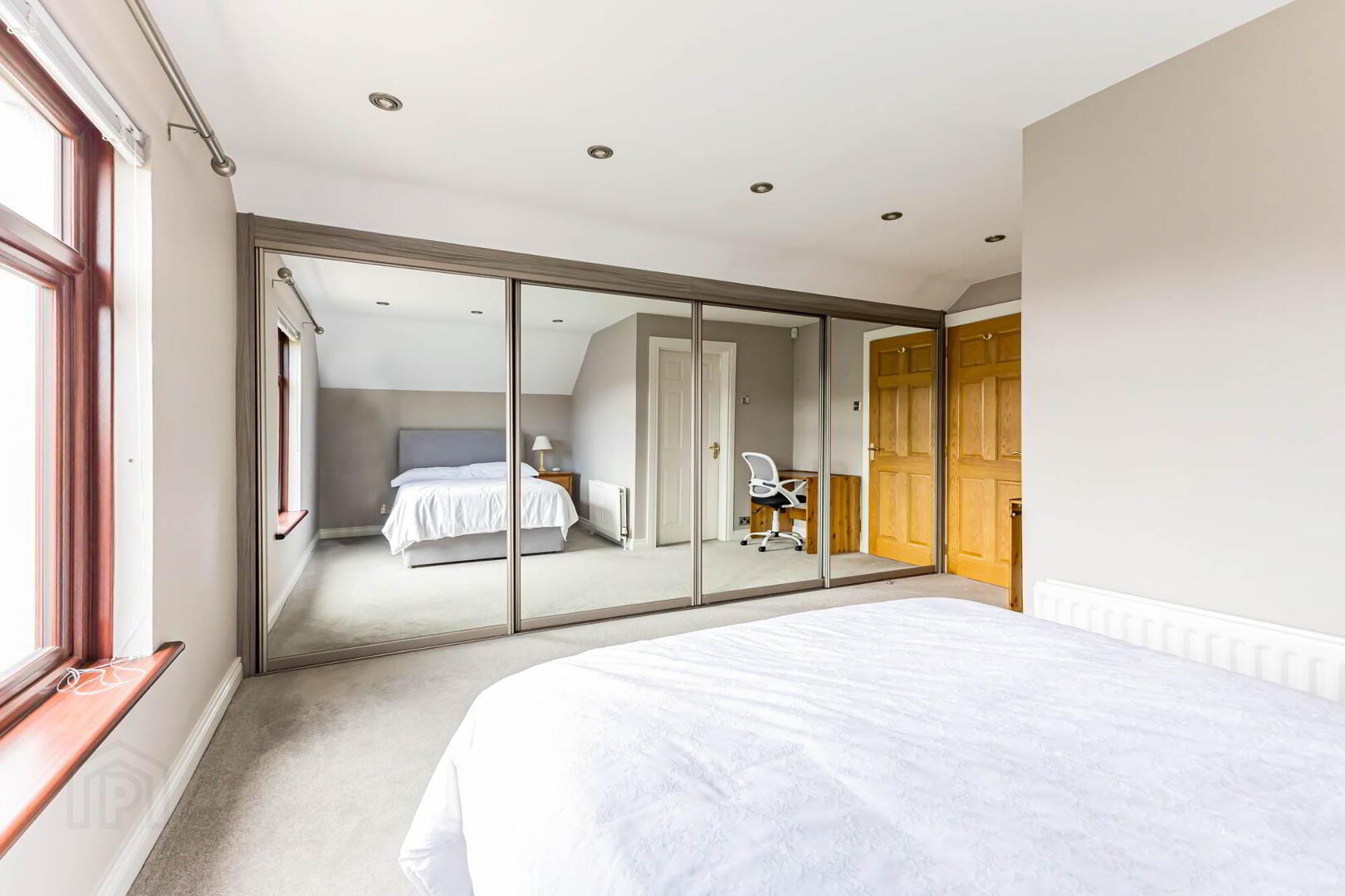 26 Windsor Hill 18 of 24