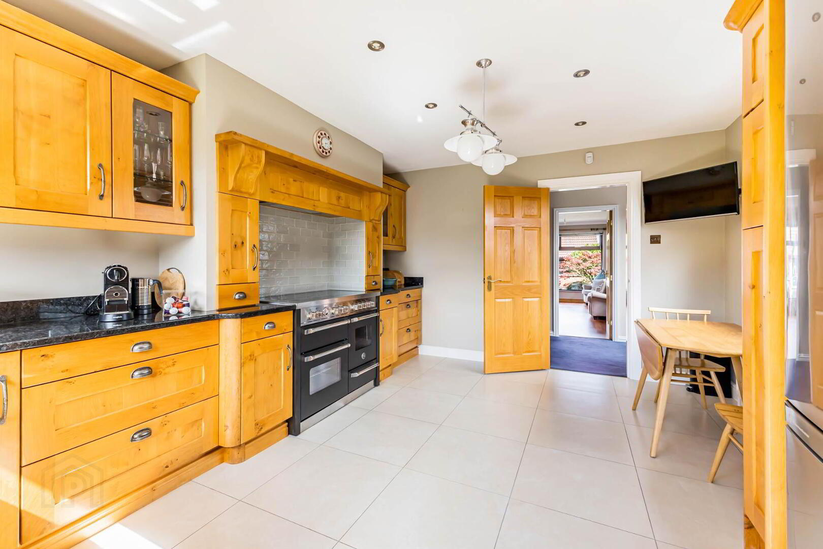 26 Windsor Hill 11 of 24