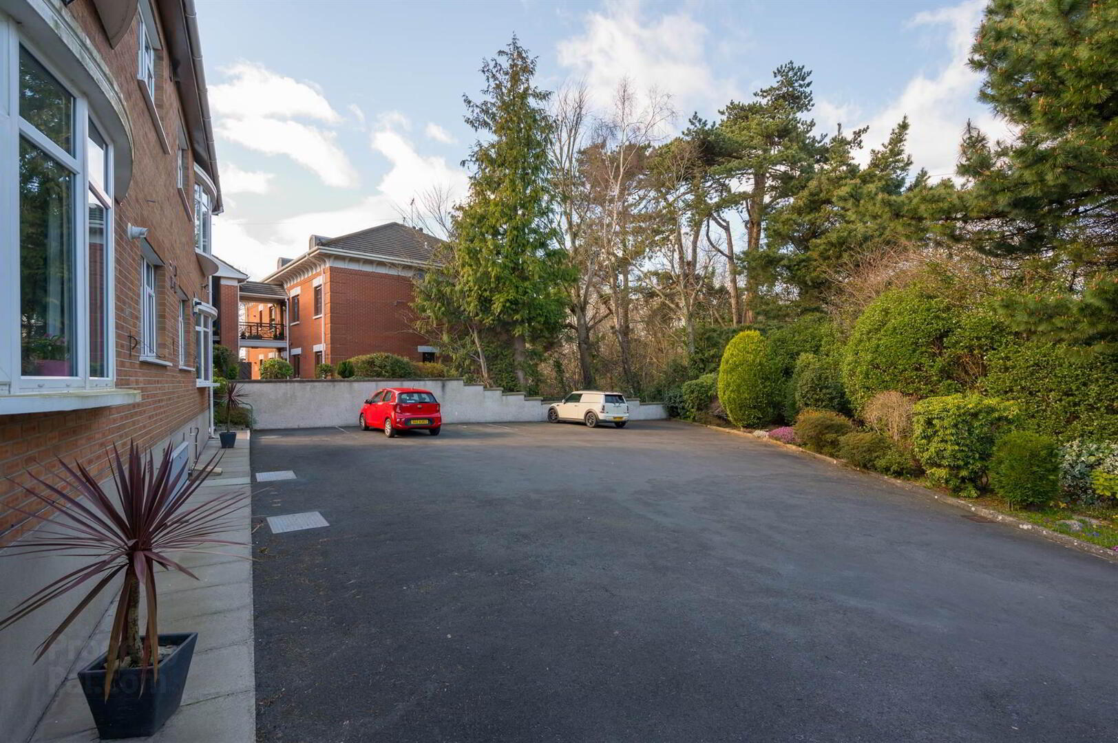 Apt 1 Pine Lodge, 3a Cherryvalley 14 of 14