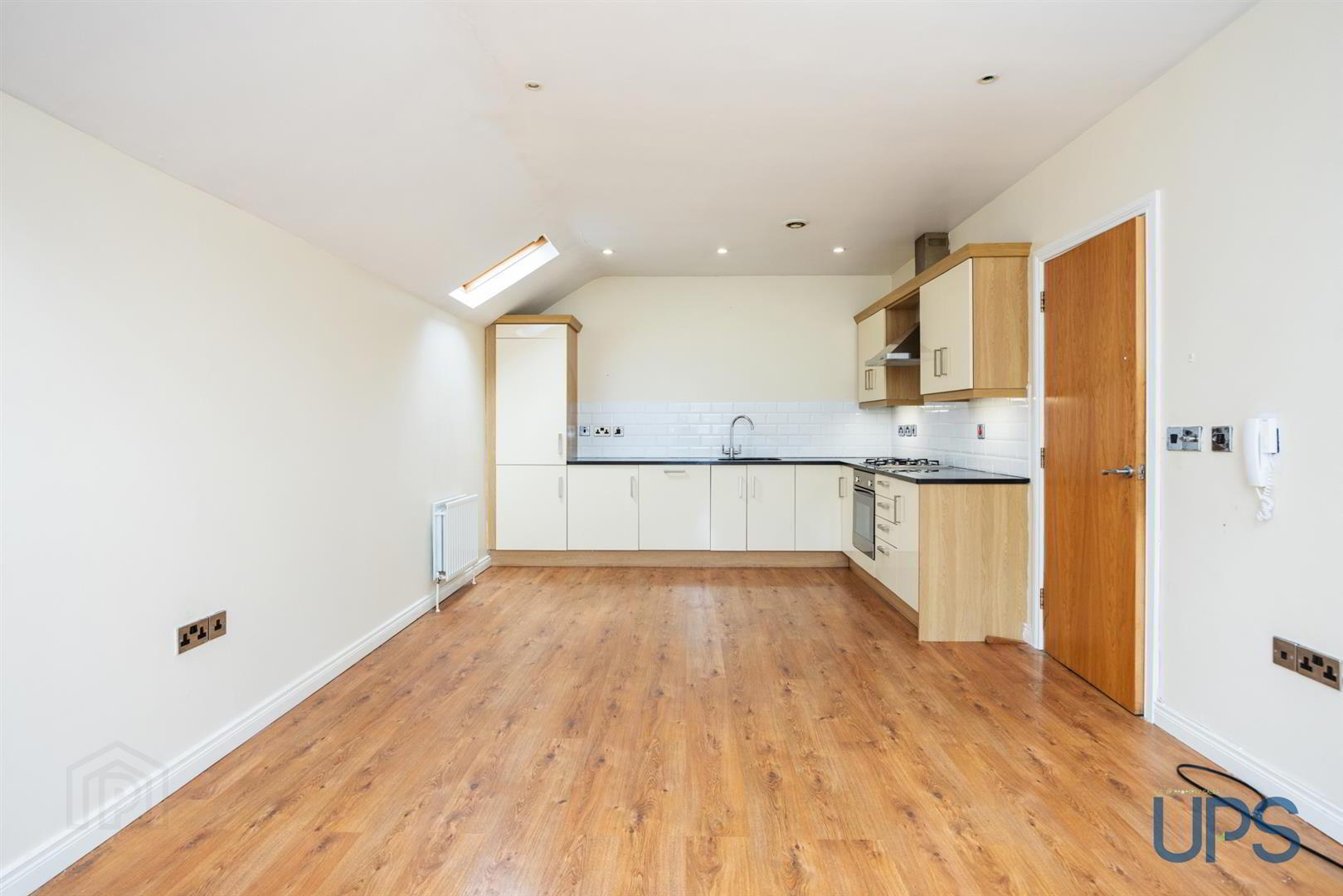 Apt 11, Woodberry Lane 7 of 23