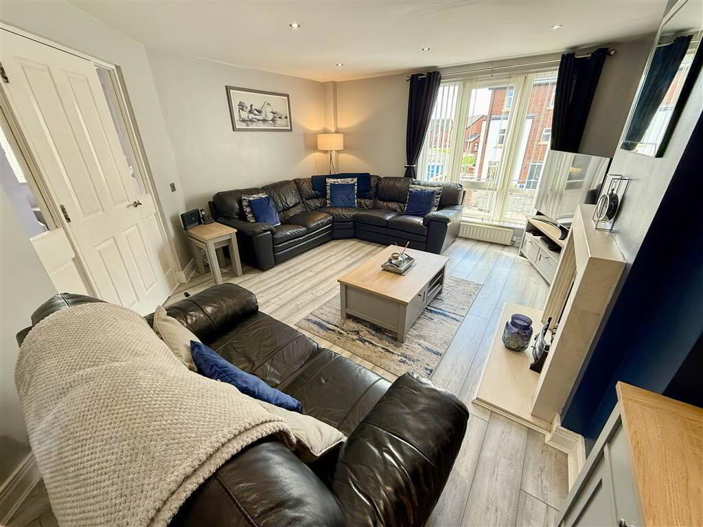 1 Ormonde Crescent 4 of 25