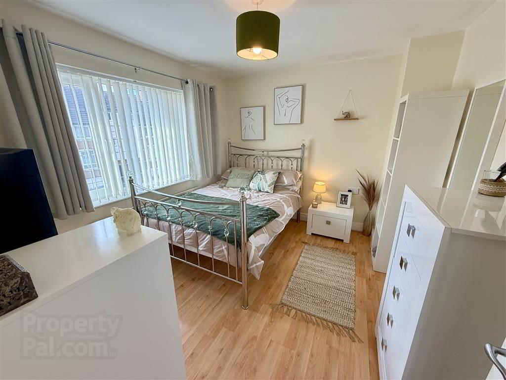 1 Ormonde Crescent 15 of 25