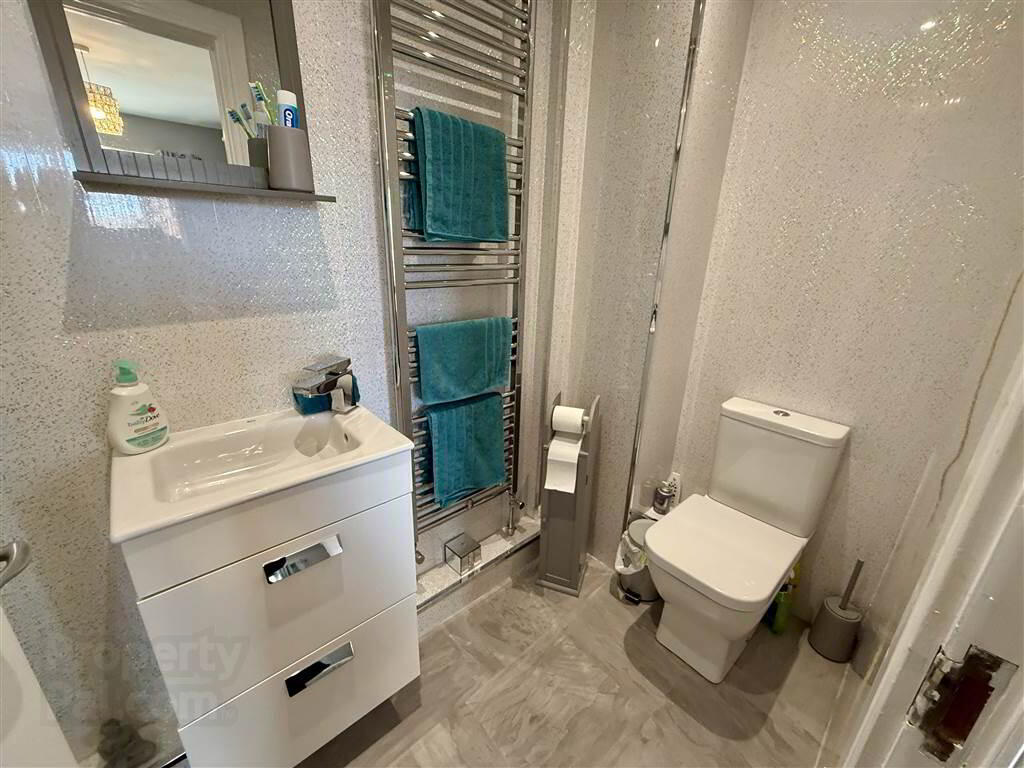 1 Ormonde Crescent 14 of 25