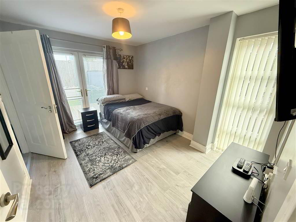 1 Ormonde Crescent 18 of 25