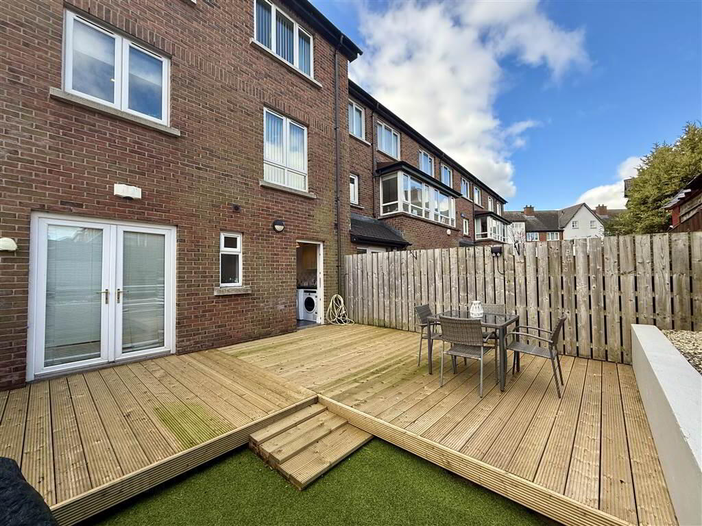 1 Ormonde Crescent 23 of 25