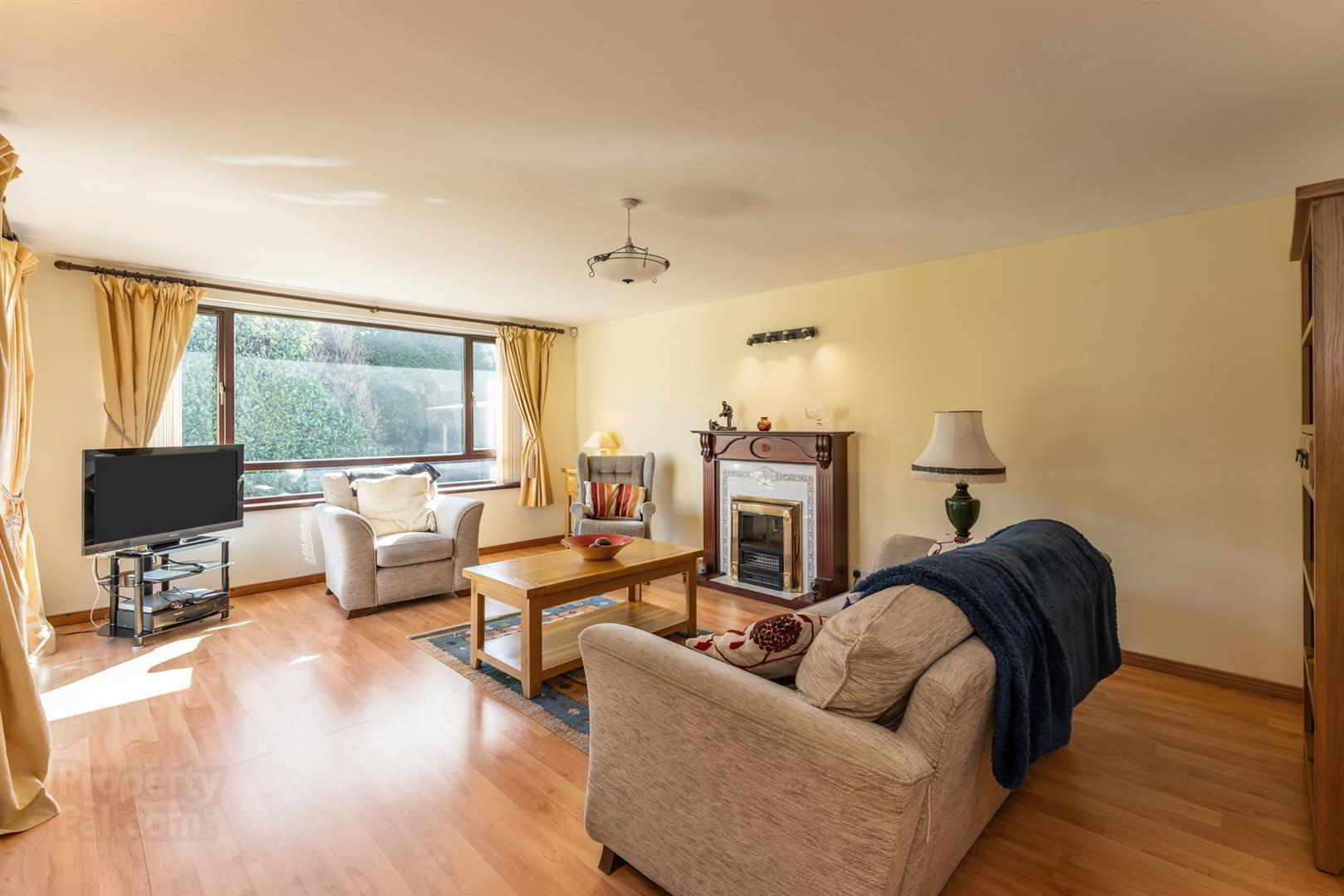 1 Carnhill Road 8 of 24