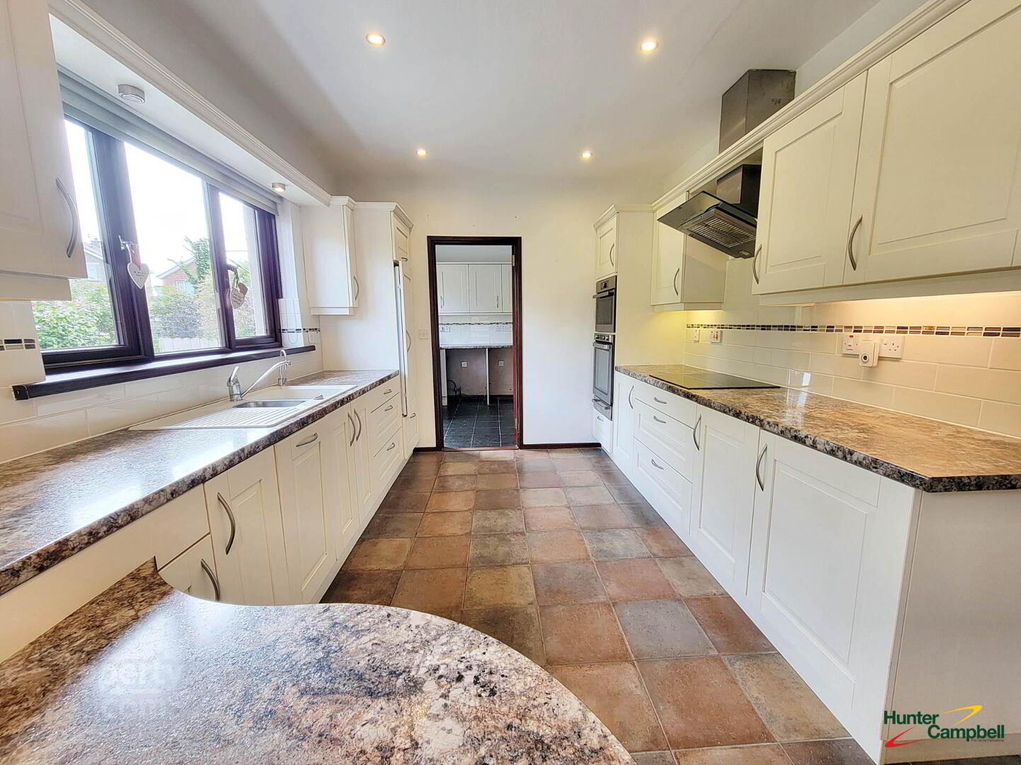 9 Heston Drive 7 of 29