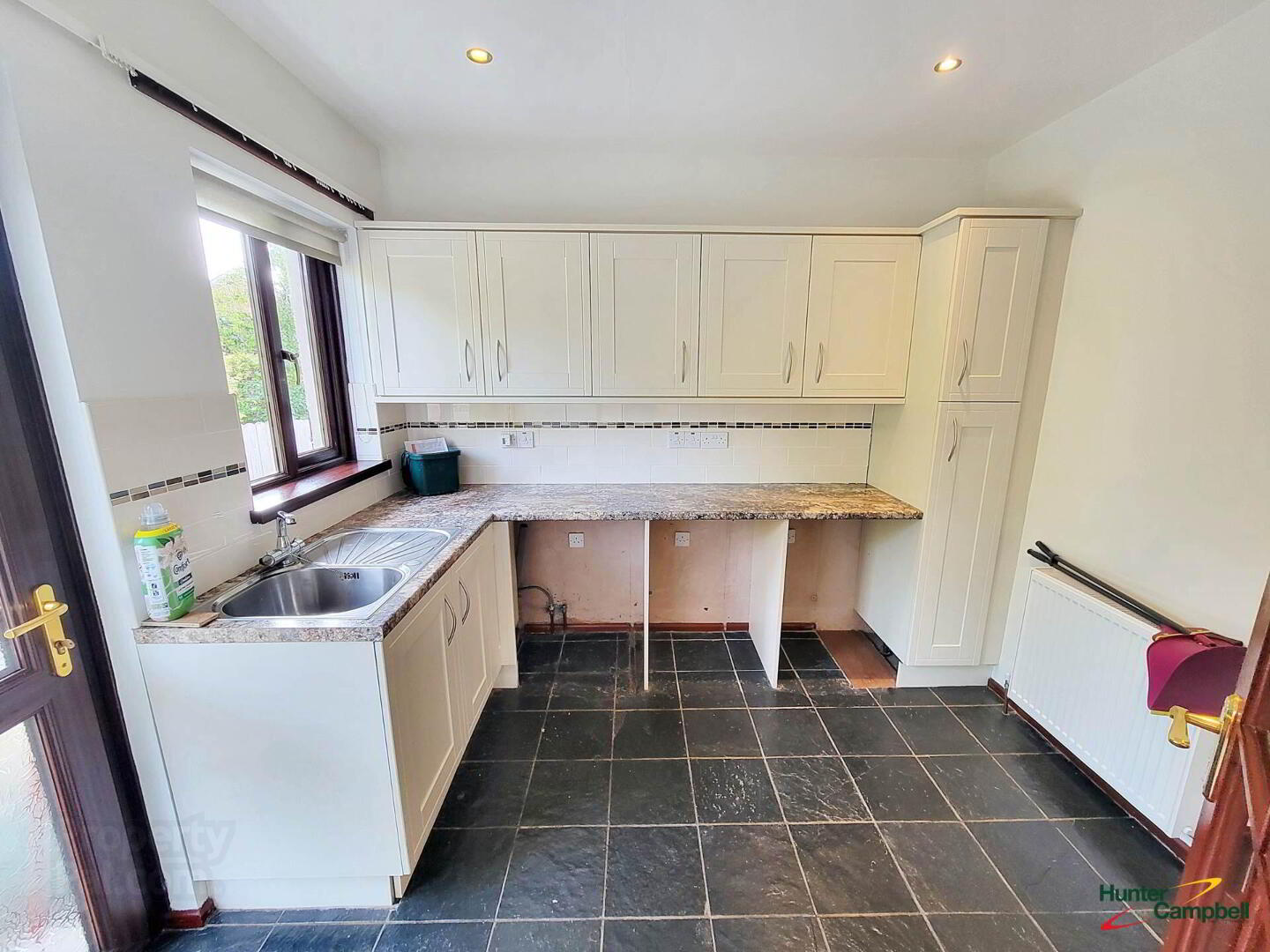 9 Heston Drive 10 of 29