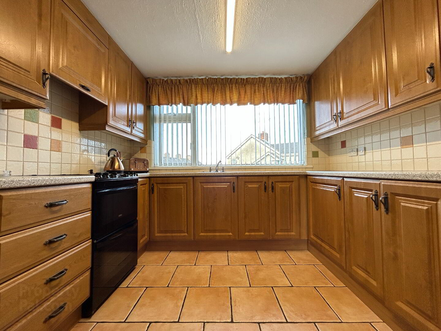 8 Castledawson Road 11 of 31
