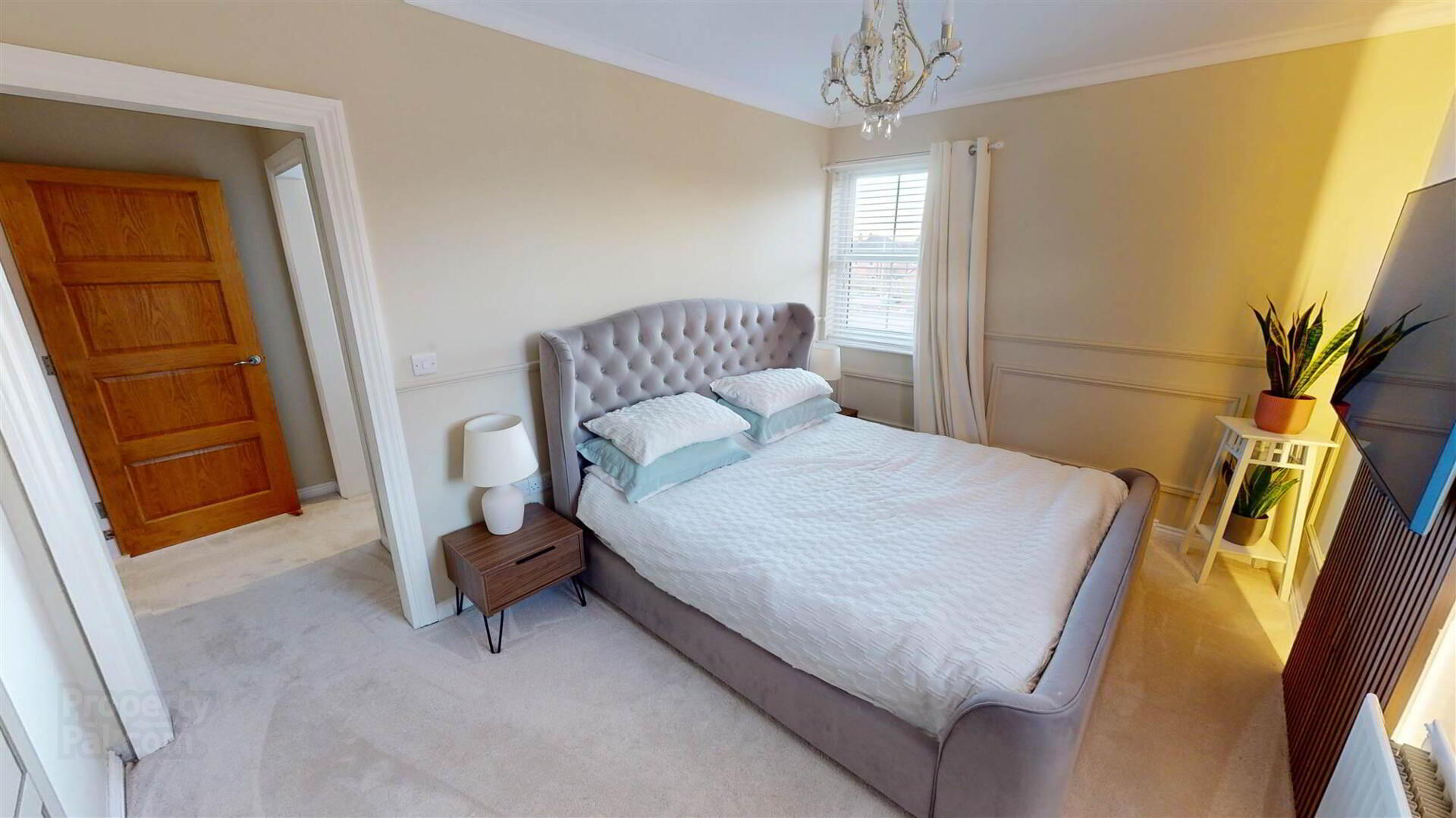 136 Wellington Park Avenue 15 of 35