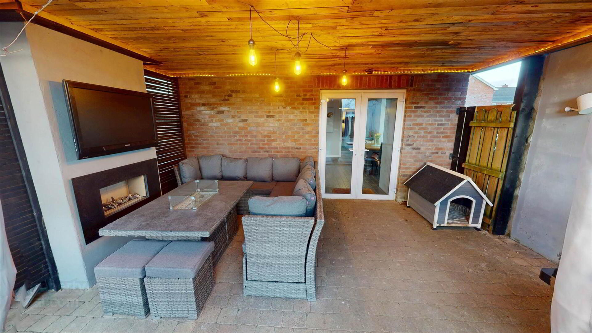 136 Wellington Park Avenue 31 of 35