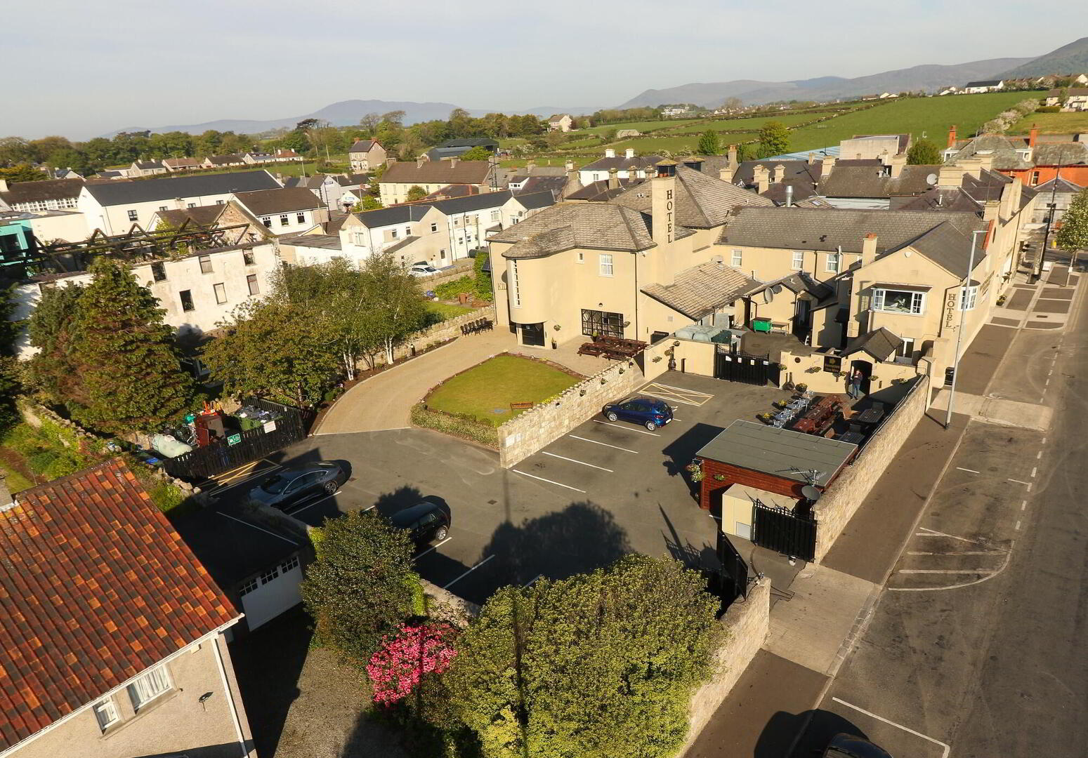 The Kilmorey Arms Hotel, 41 Greencastle Street