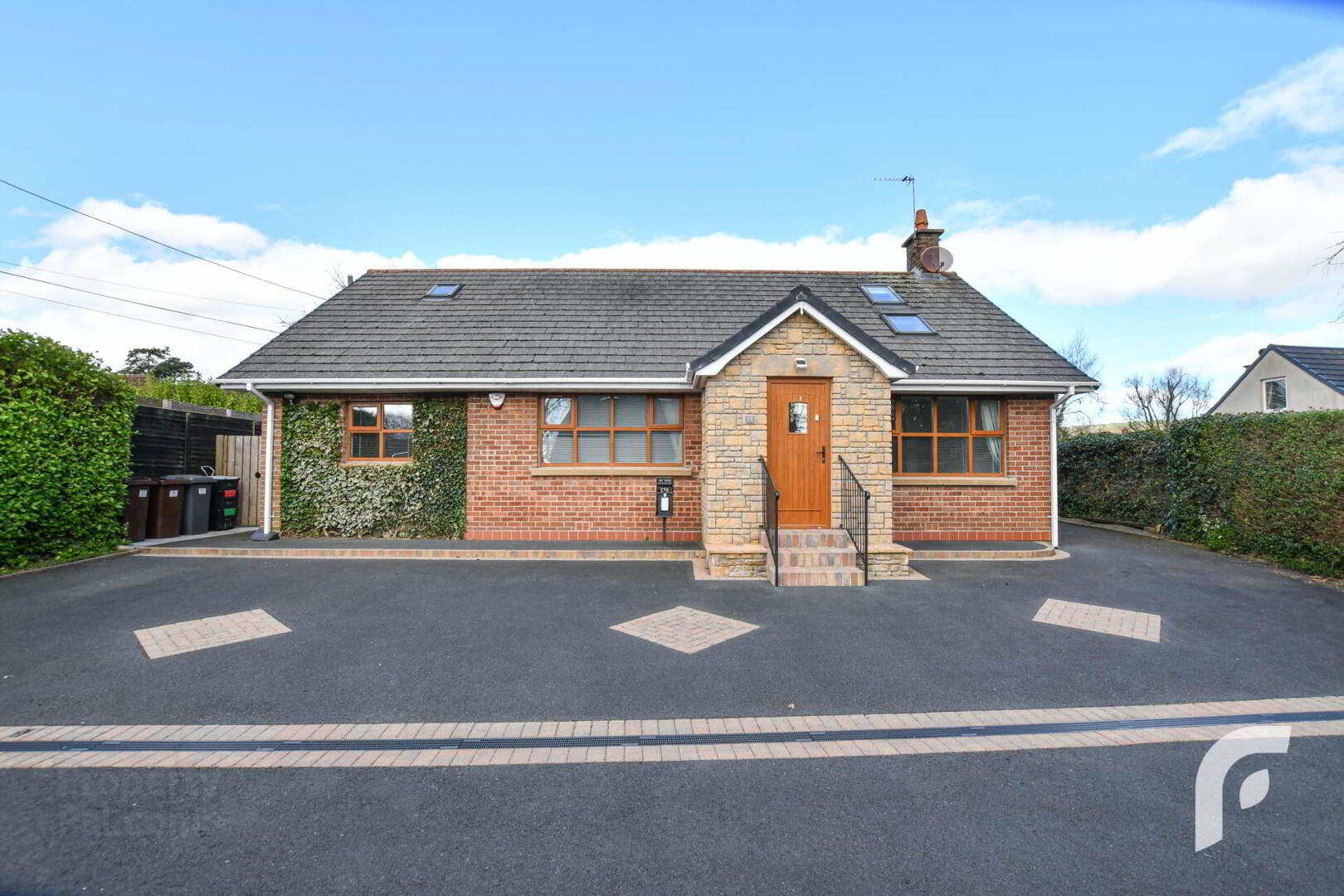 11 Old Manse Road 3 of 47