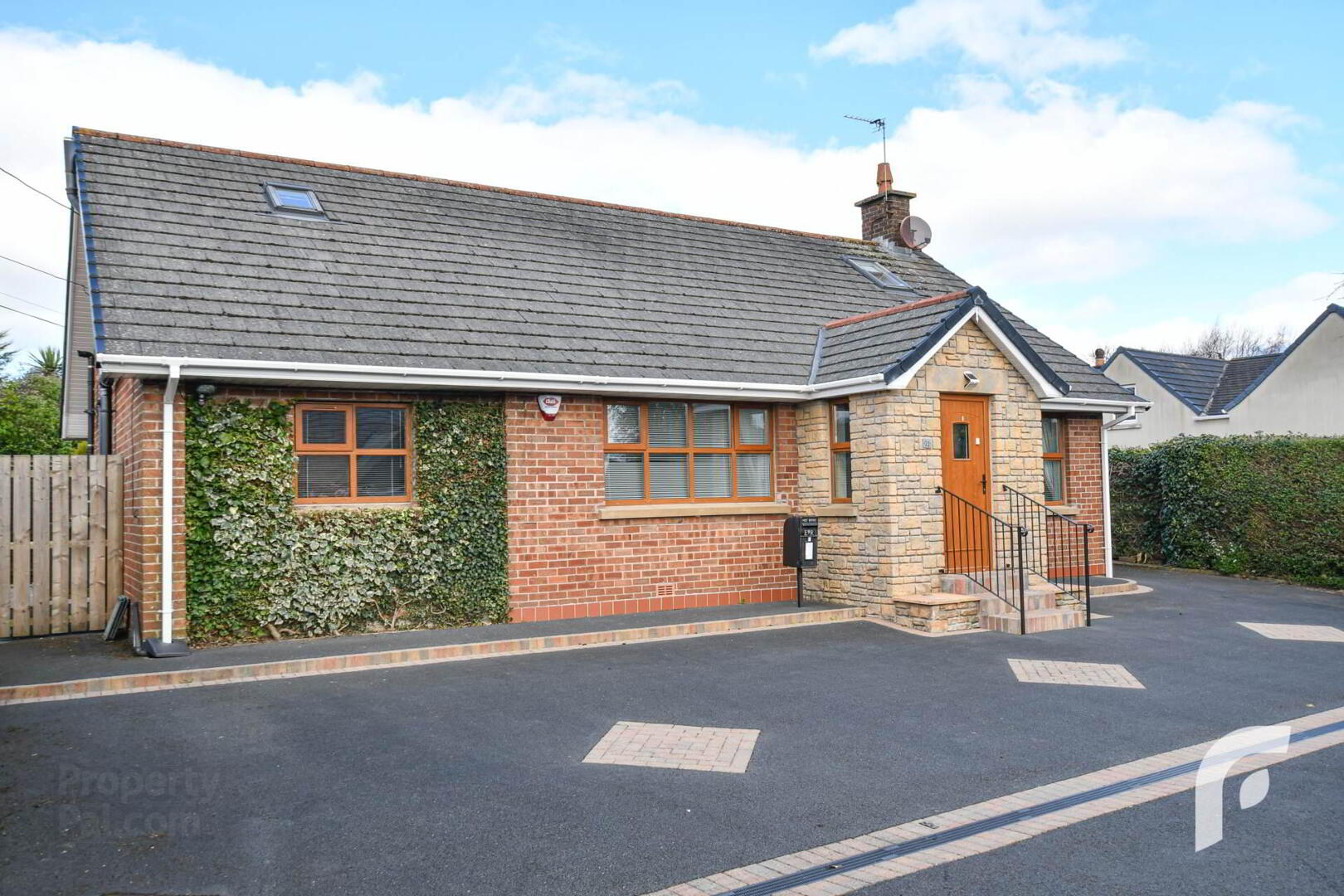 11 Old Manse Road 1 of 47