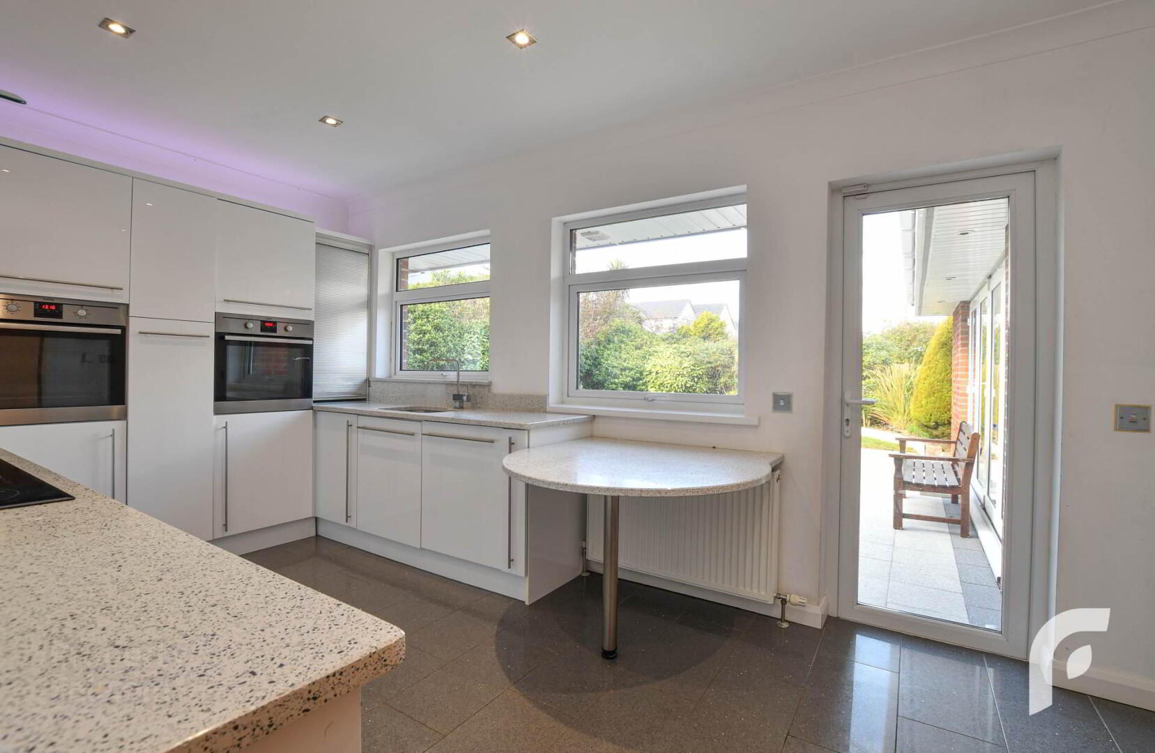 11 Old Manse Road 18 of 47