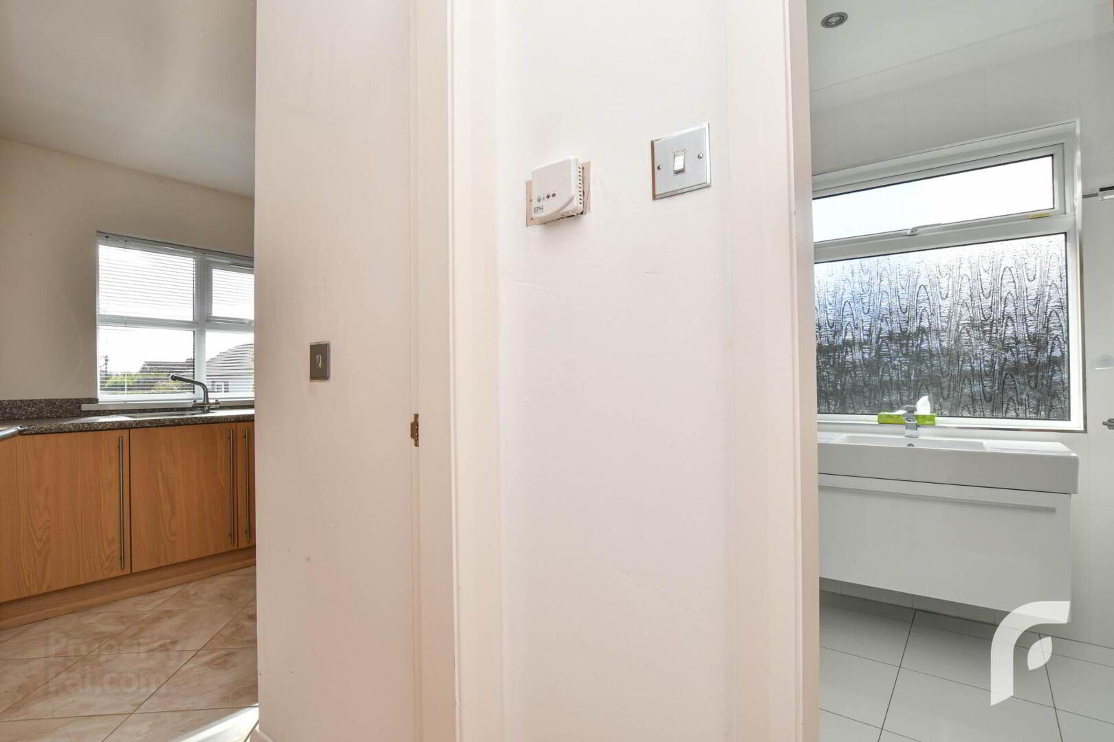 11 Old Manse Road 27 of 47