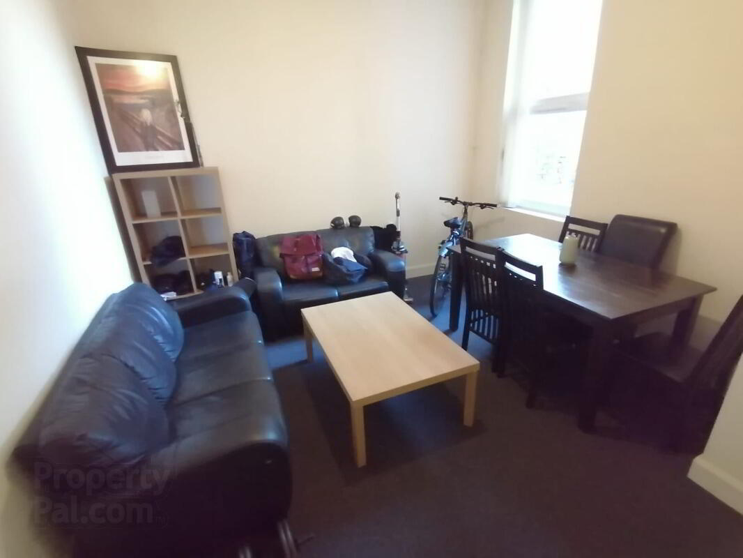 Room 8 - 109 Wellesley Avenue