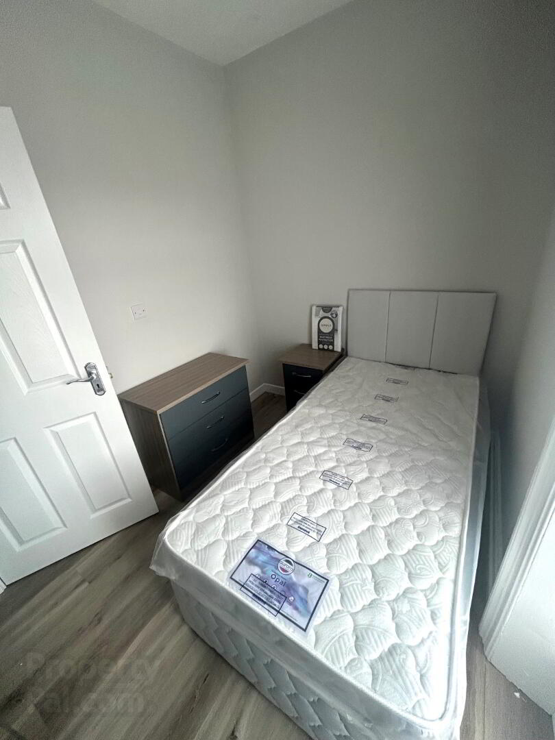 **student Property**, 1a Marlborough Terrace 12 of 14