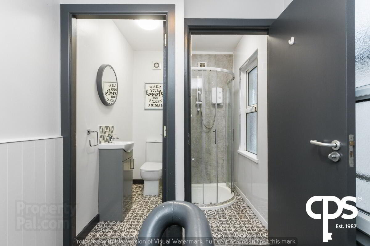 14 Chadwick Street Room 4 (short Term Let) 6 of 9