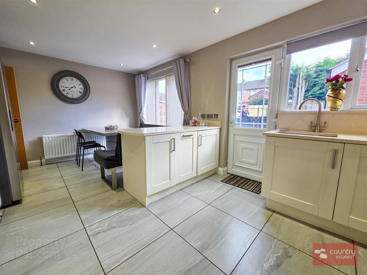 5 Ravelston Park 17 of 31