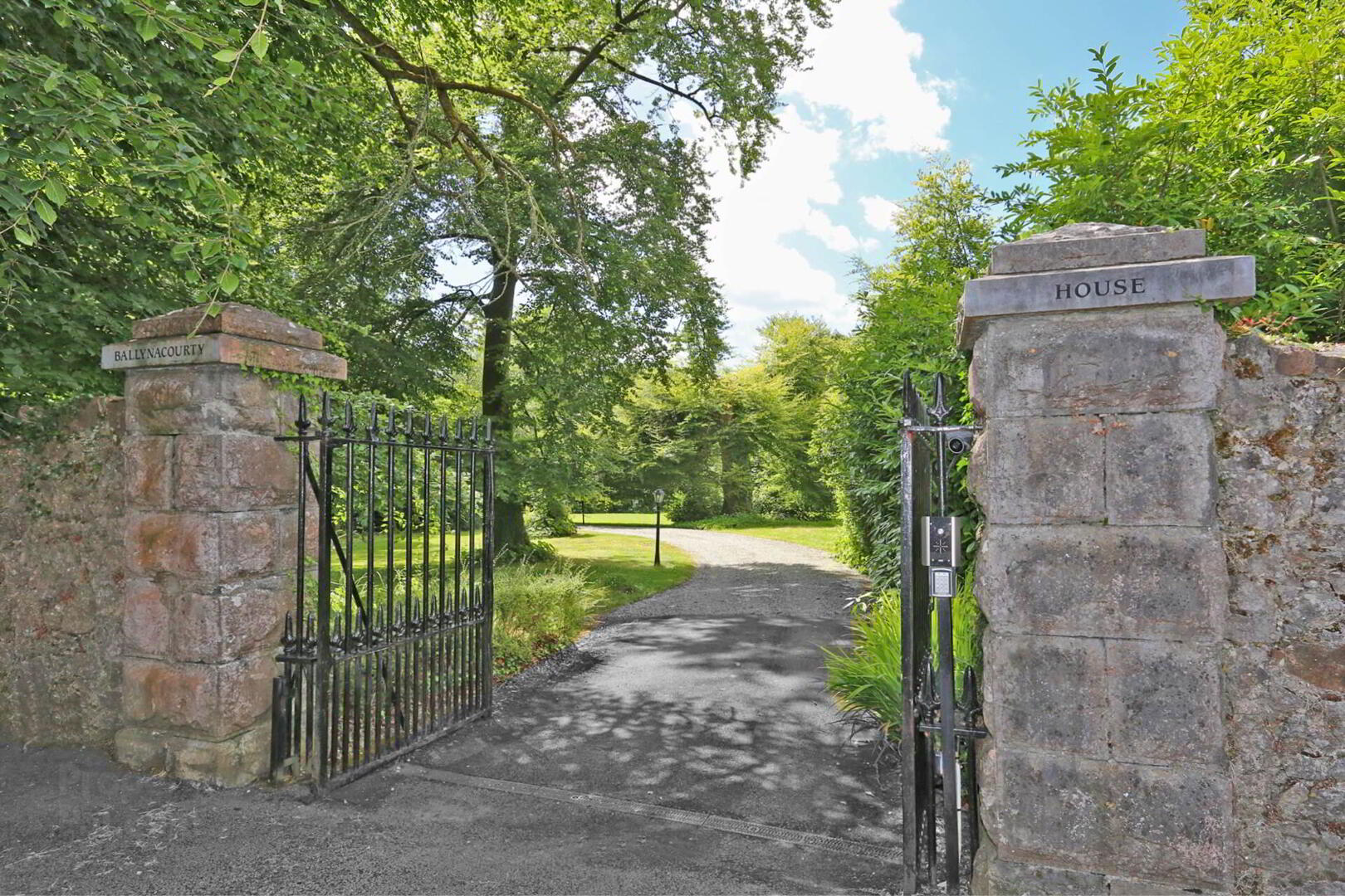 Ballynacourty House, Ballynacourty