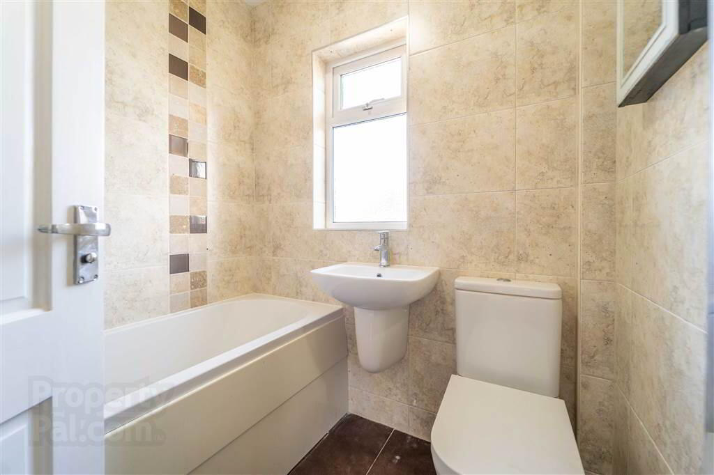 11 Shrewsbury Drive 14 of 17