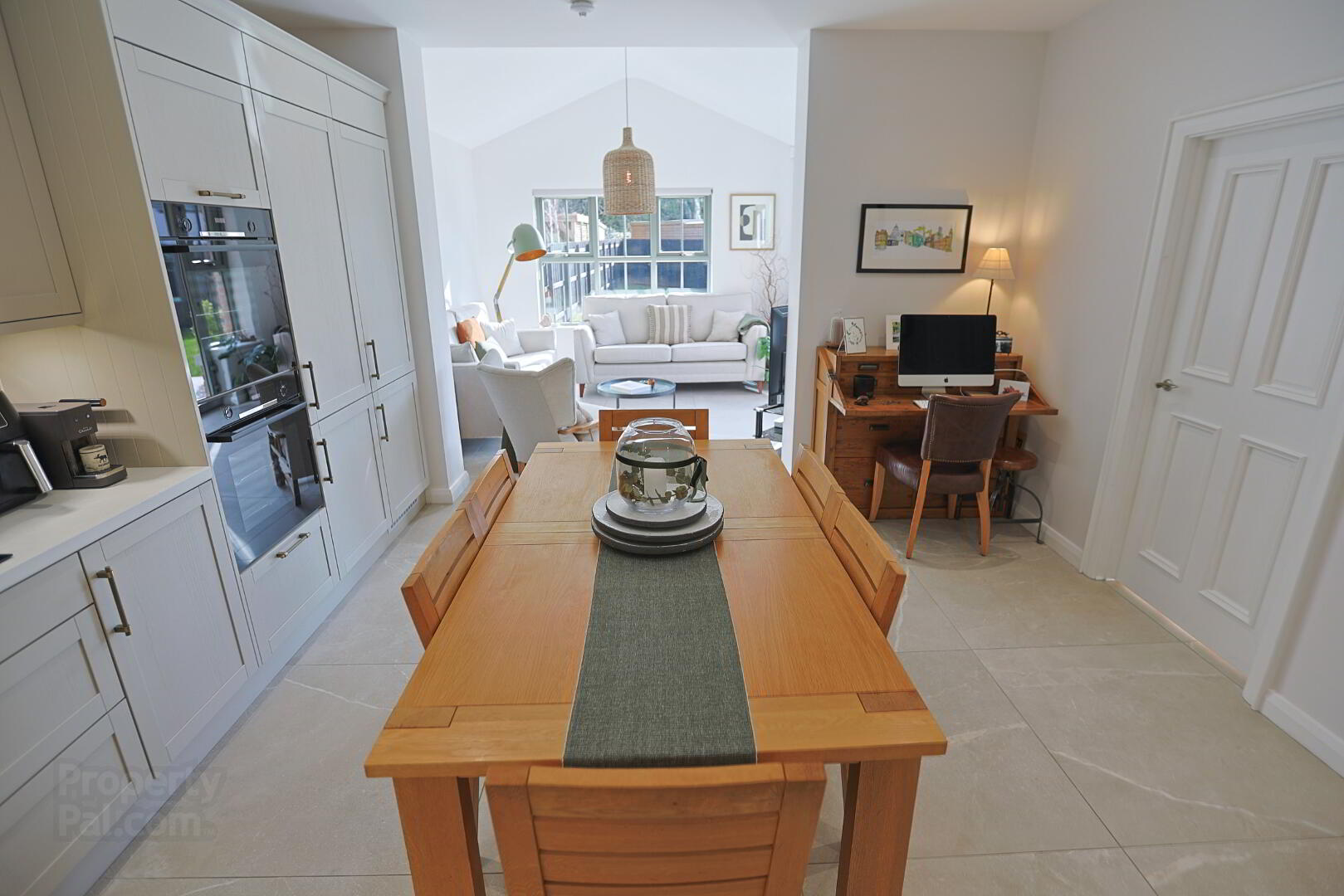50 Blackthorn Manor 19 of 75