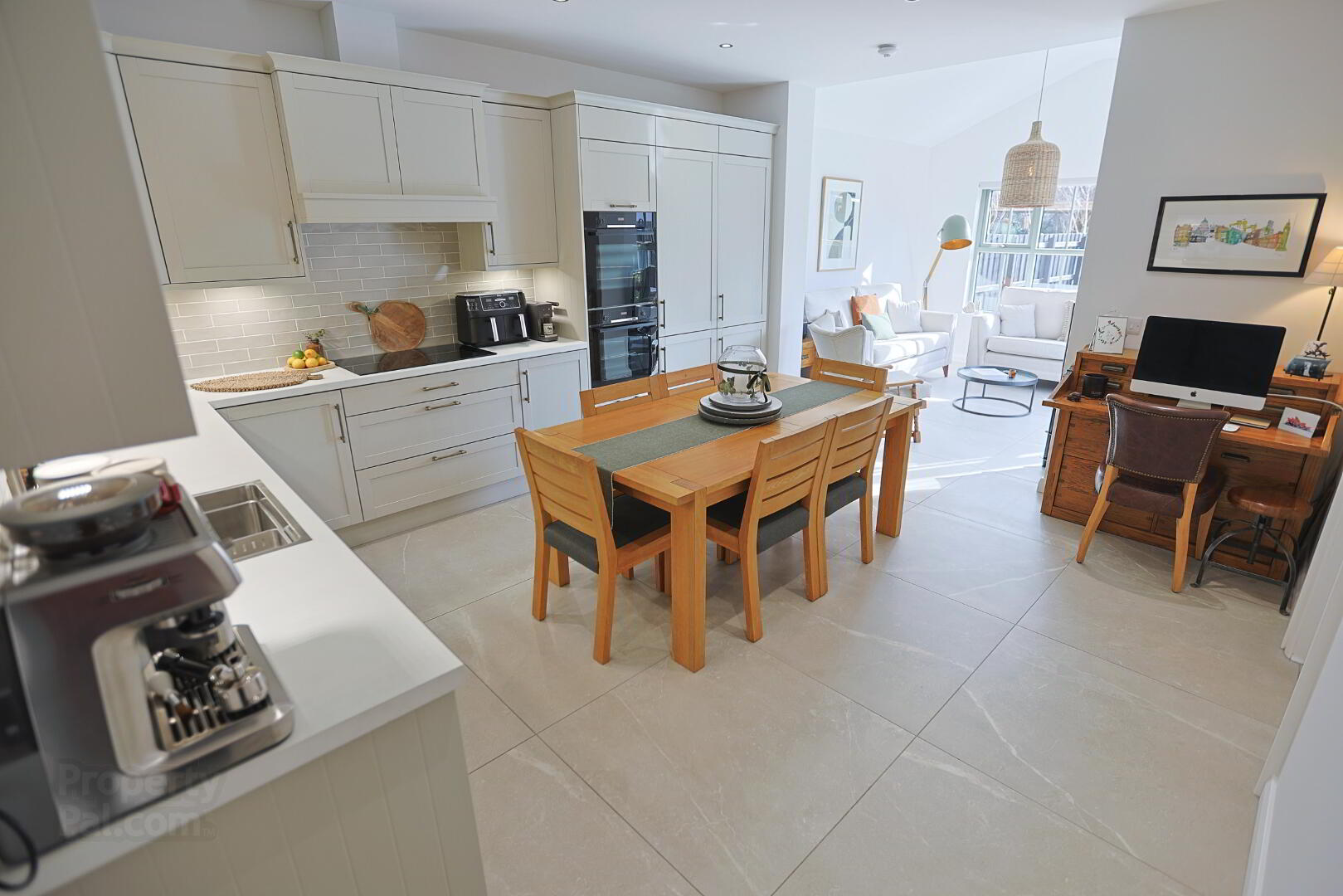 50 Blackthorn Manor 18 of 75