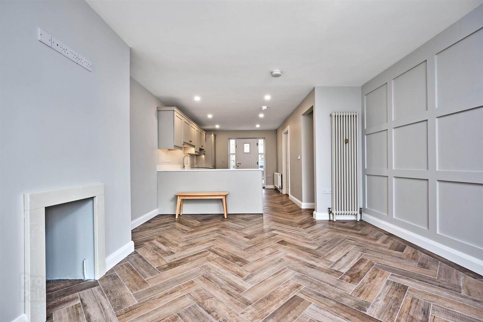 19 West Strand Drive 9 of 28
