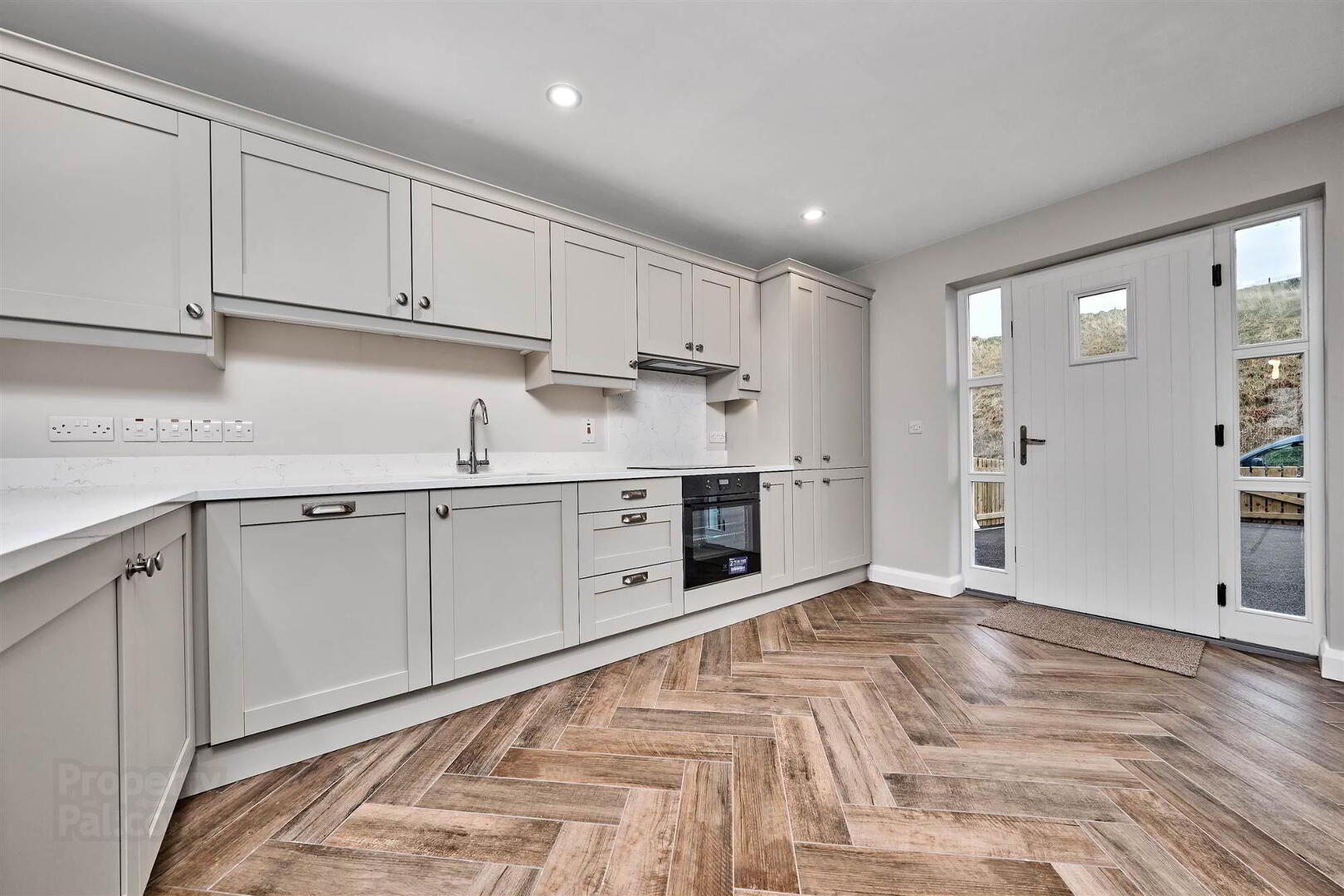 19 West Strand Drive 5 of 28