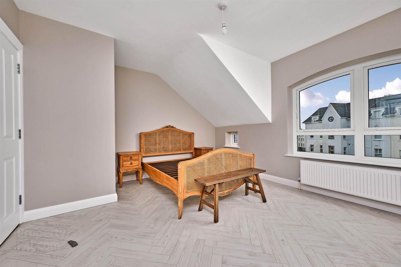 19 West Strand Drive 21 of 28