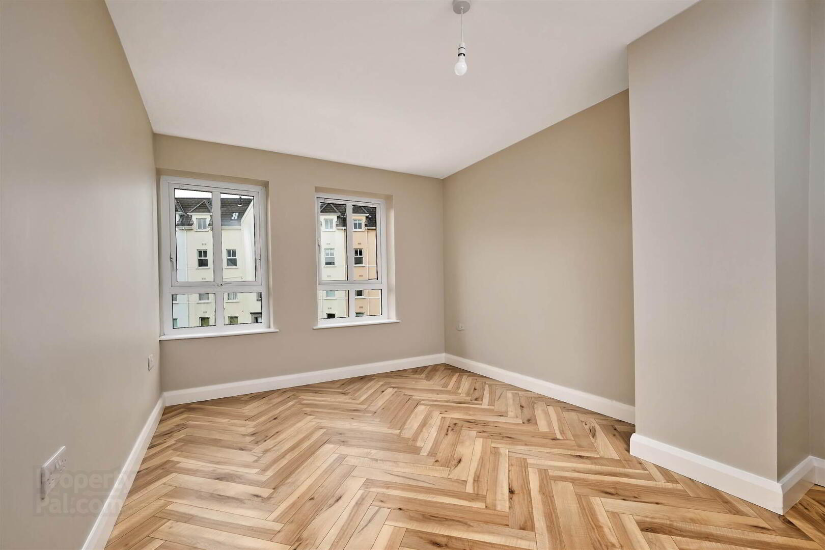 19 West Strand Drive 14 of 28