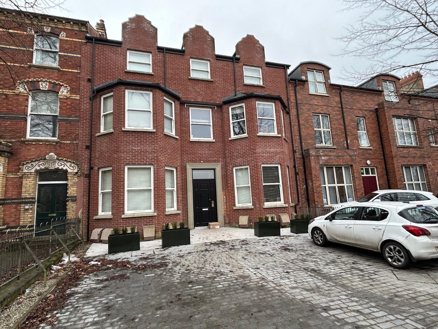 Apt 5, 44 Ulsterville Avenue