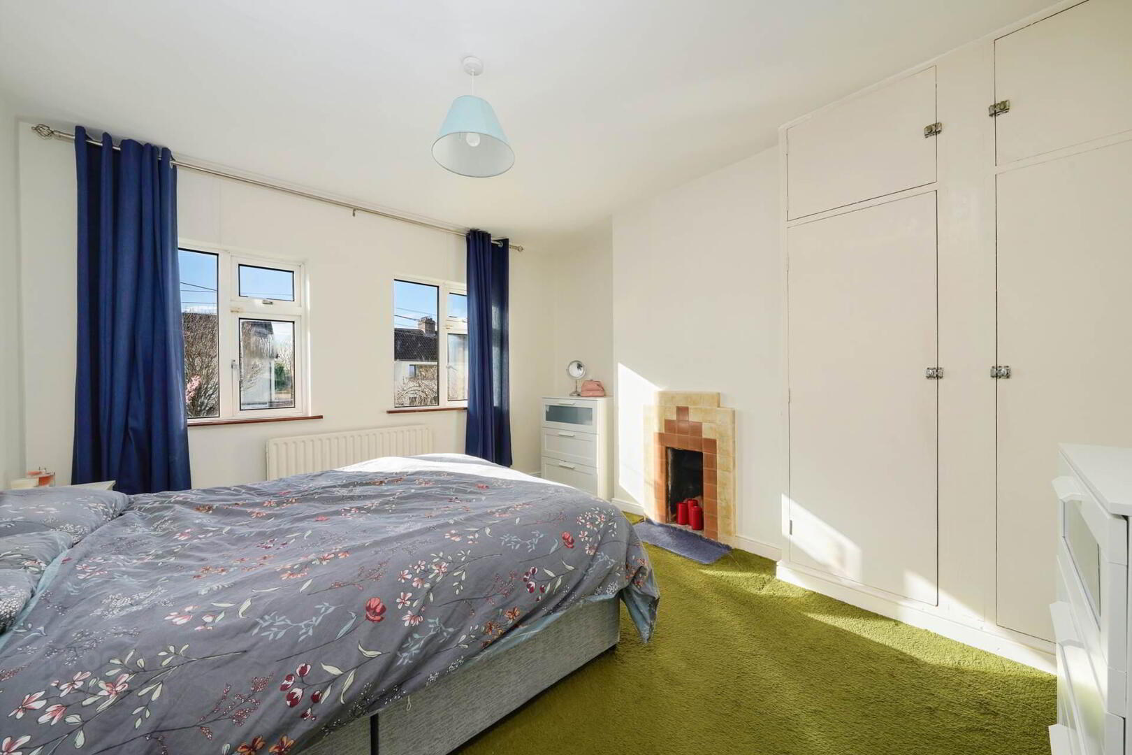 44 Pine Copse Road 21 of 28