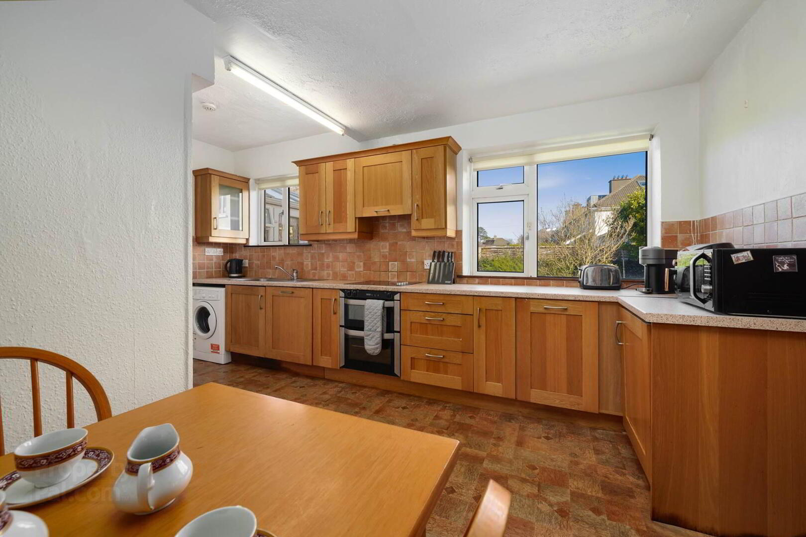 44 Pine Copse Road 12 of 28