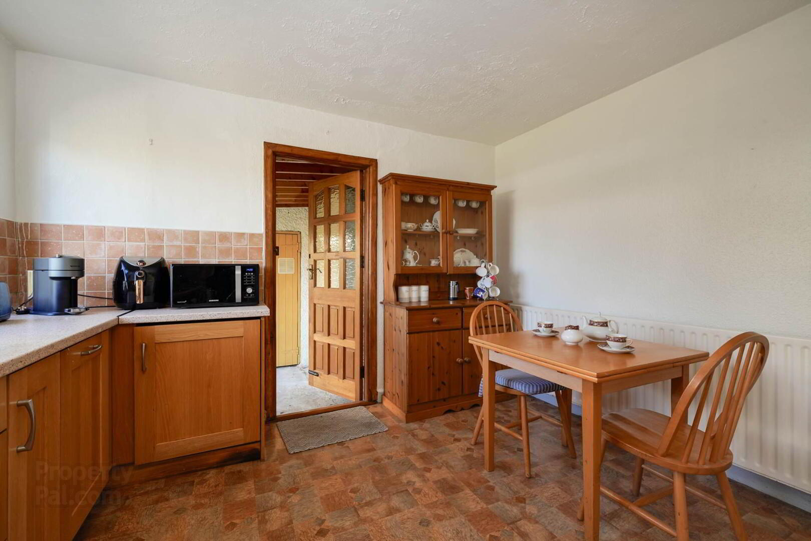 44 Pine Copse Road 14 of 28