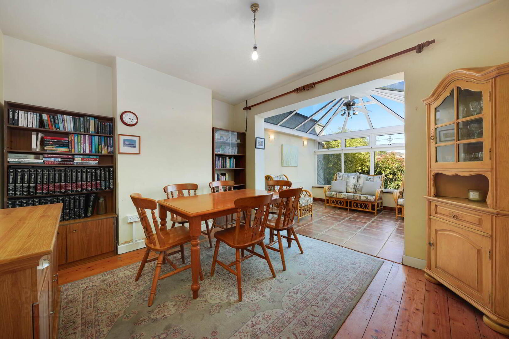 44 Pine Copse Road 9 of 28