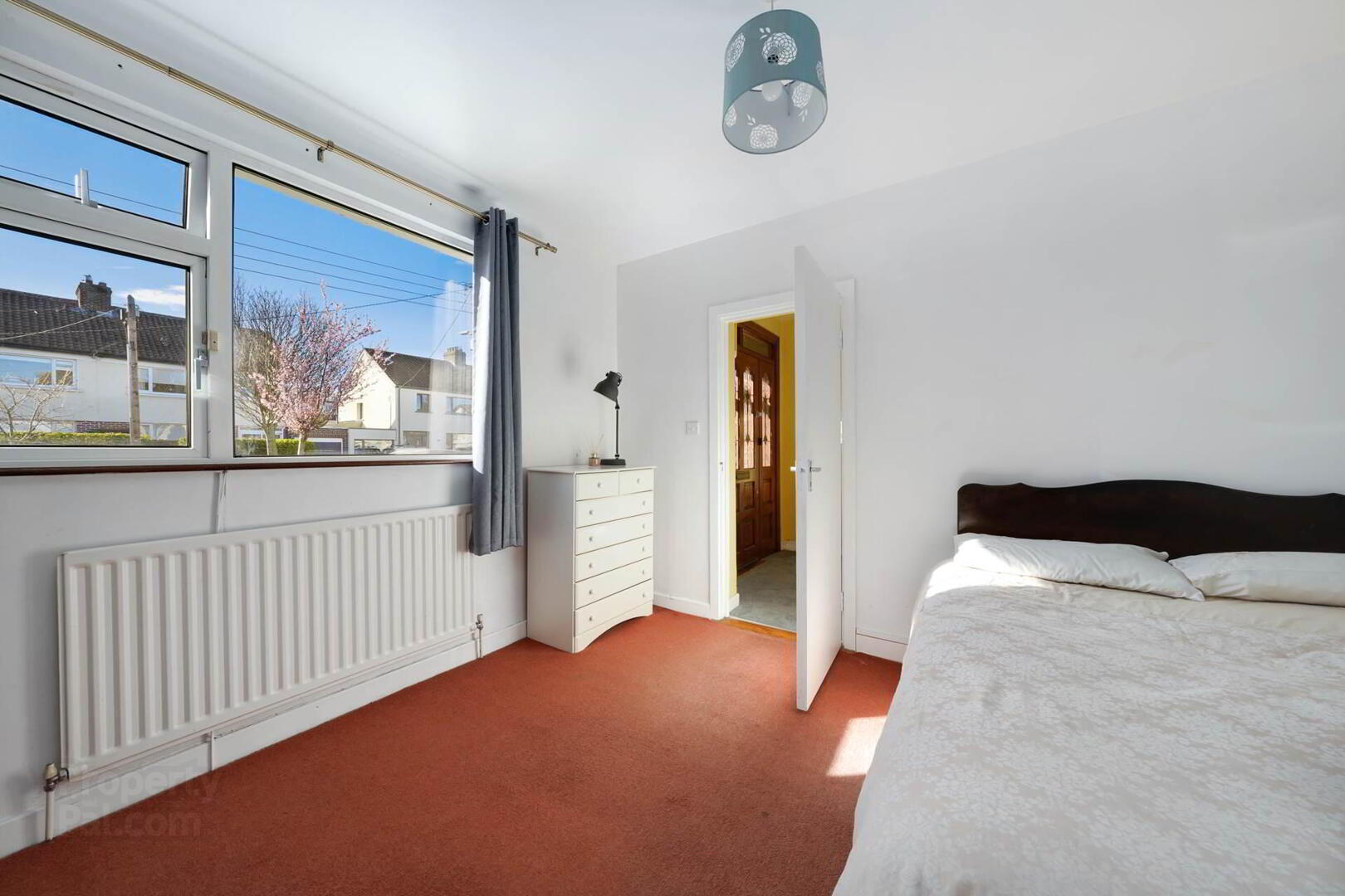 44 Pine Copse Road 16 of 28