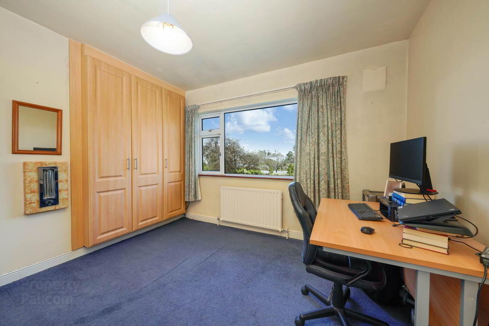 44 Pine Copse Road 23 of 28
