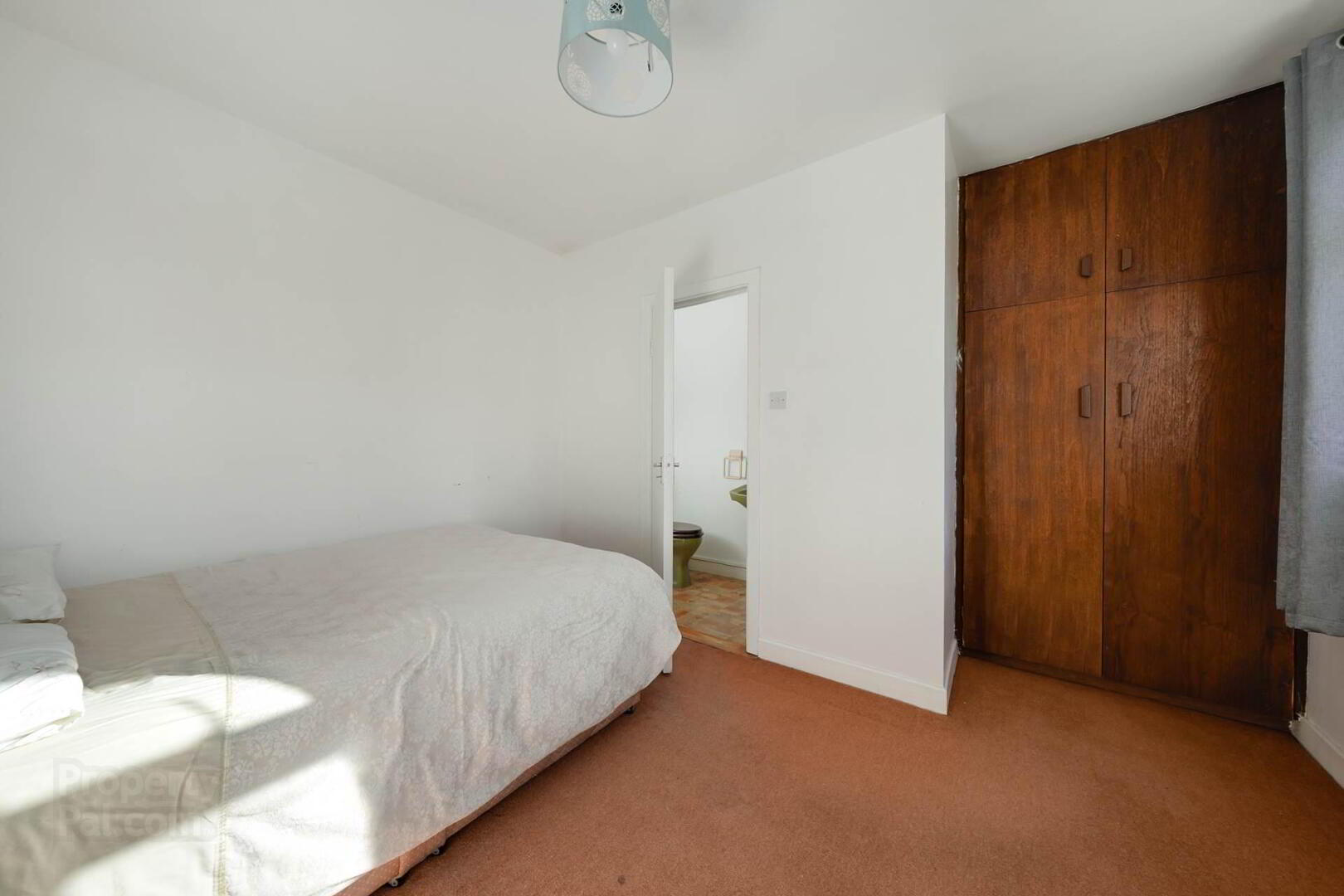 44 Pine Copse Road 17 of 28
